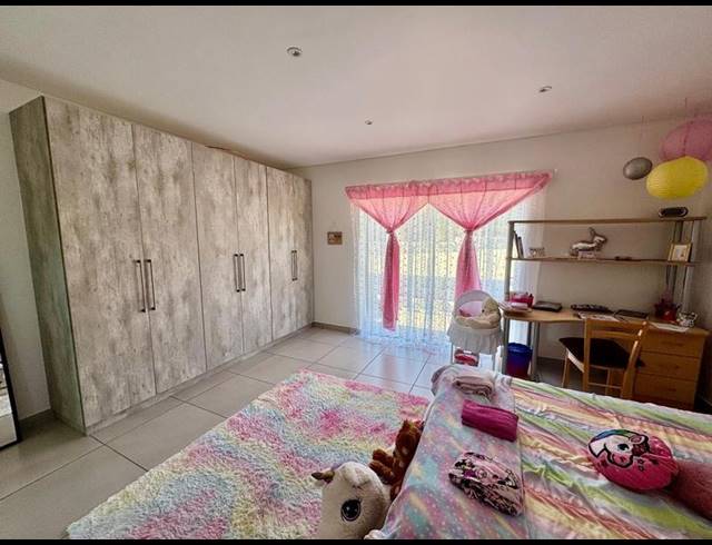 4 BEDROOM HOUSE FOR SALE IN NUM NUM CAPE ESTATE